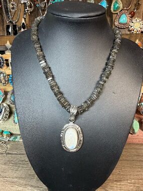 Labradorite Bead Necklace with Silver Oval Pendant - Gray